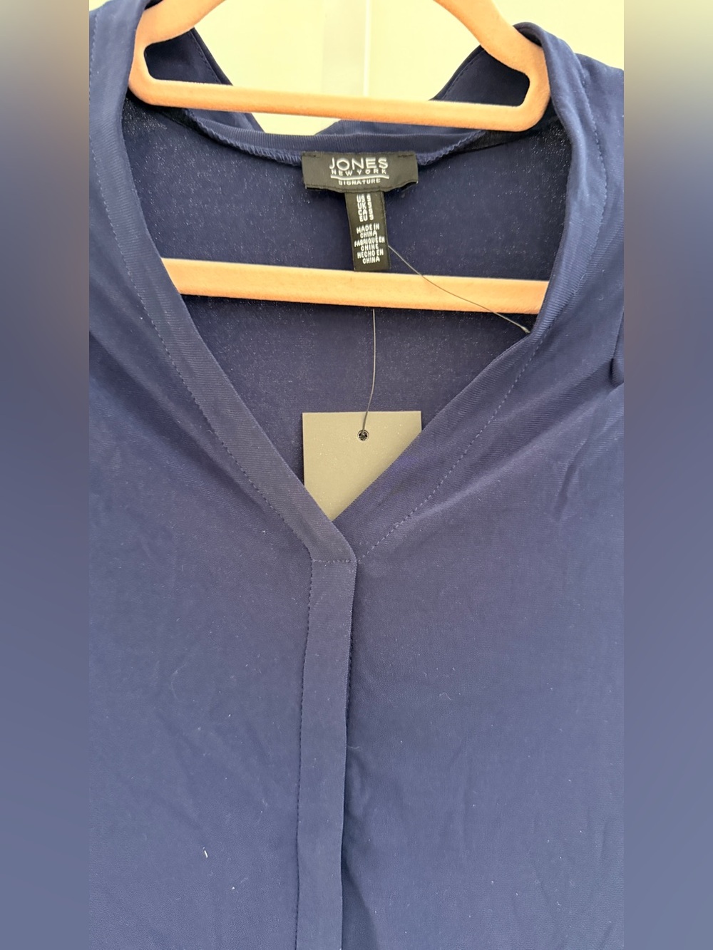 Jones New York Navy Cap-Sleeve V-Neck Top size S - Picture 2 of 7
